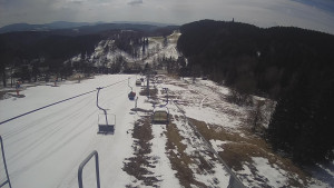 Snow park Paprsek - Lanovka - pohled dolů - 29.3.2023 v 13:05