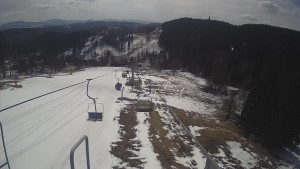 Snow park Paprsek - Lanovka - pohled dolů - 29.3.2023 v 13:15