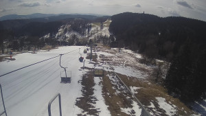 Snow park Paprsek - Lanovka - pohled dolů - 29.3.2023 v 13:25