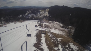 Snow park Paprsek - Lanovka - pohled dolů - 29.3.2023 v 13:30