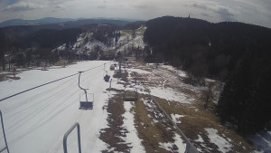 Snow park Paprsek - Lanovka - pohled dolů - 29.3.2023 v 13:35