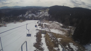 Snow park Paprsek - Lanovka - pohled dolů - 29.3.2023 v 13:40