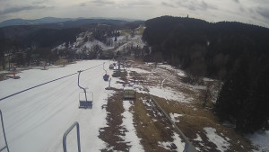 Snow park Paprsek - Lanovka - pohled dolů - 29.3.2023 v 13:55