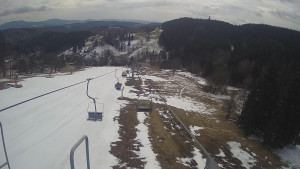 Snow park Paprsek - Lanovka - pohled dolů - 29.3.2023 v 14:05
