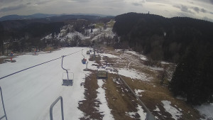 Snow park Paprsek - Lanovka - pohled dolů - 29.3.2023 v 14:25