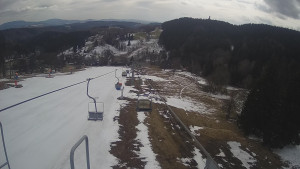Snow park Paprsek - Lanovka - pohled dolů - 29.3.2023 v 14:35