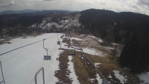 Snow park Paprsek - Lanovka - pohled dolů - 29.3.2023 v 14:40