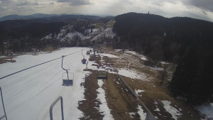 Snow park Paprsek - Lanovka - pohled dolů - 29.3.2023 v 15:05