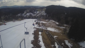 Snow park Paprsek - Lanovka - pohled dolů - 29.3.2023 v 15:10