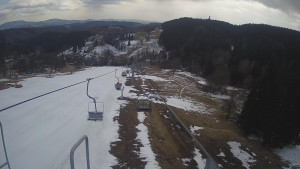 Snow park Paprsek - Lanovka - pohled dolů - 29.3.2023 v 15:15