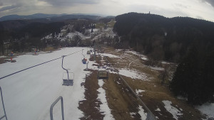 Snow park Paprsek - Lanovka - pohled dolů - 29.3.2023 v 15:40