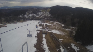 Snow park Paprsek - Lanovka - pohled dolů - 29.3.2023 v 15:55