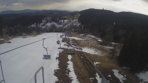 Snow park Paprsek - Lanovka - pohled dolů - 29.3.2023 v 16:05