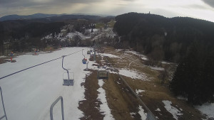 Snow park Paprsek - Lanovka - pohled dolů - 29.3.2023 v 16:15