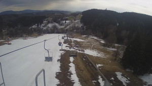 Snow park Paprsek - Lanovka - pohled dolů - 29.3.2023 v 16:20