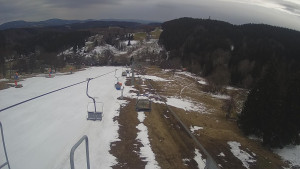 Snow park Paprsek - Lanovka - pohled dolů - 29.3.2023 v 16:40