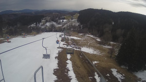 Snow park Paprsek - Lanovka - pohled dolů - 29.3.2023 v 16:50