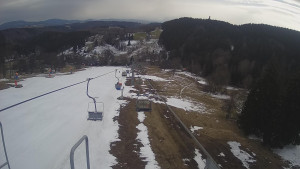 Snow park Paprsek - Lanovka - pohled dolů - 29.3.2023 v 16:55