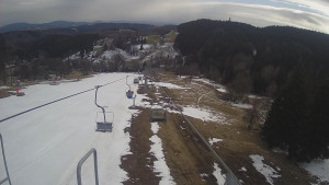 Snow park Paprsek - Lanovka - pohled dolů - 29.3.2023 v 17:00