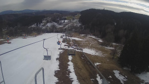 Snow park Paprsek - Lanovka - pohled dolů - 29.3.2023 v 17:05