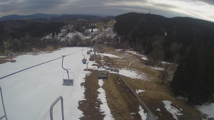 Snow park Paprsek - Lanovka - pohled dolů - 29.3.2023 v 17:20