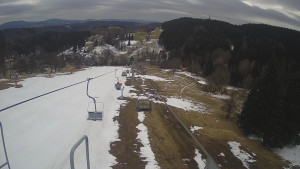 Snow park Paprsek - Lanovka - pohled dolů - 29.3.2023 v 17:40