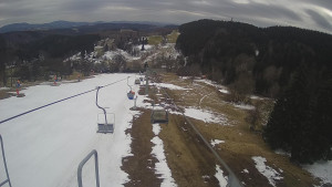 Snow park Paprsek - Lanovka - pohled dolů - 29.3.2023 v 17:45