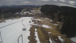 Snow park Paprsek - Lanovka - pohled dolů - 29.3.2023 v 17:50