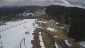 Snow park Paprsek - Lanovka - pohled dolů - 29.3.2023 v 18:15