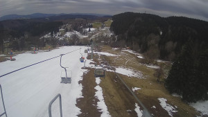 Snow park Paprsek - Lanovka - pohled dolů - 29.3.2023 v 18:30