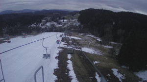 Snow park Paprsek - Lanovka - pohled dolů - 29.3.2023 v 19:25