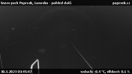 Snow park Paprsek - Lanovka - pohled dolů - 30.3.2023 v 03:45