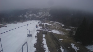 Snow park Paprsek - Lanovka - pohled dolů - 30.3.2023 v 06:30