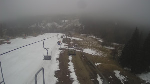 Snow park Paprsek - Lanovka - pohled dolů - 30.3.2023 v 06:45