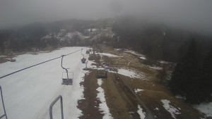 Snow park Paprsek - Lanovka - pohled dolů - 30.3.2023 v 06:50
