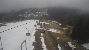 Snow park Paprsek - Lanovka - pohled dolů - 30.3.2023 v 07:15