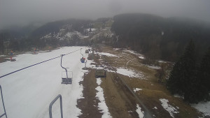 Snow park Paprsek - Lanovka - pohled dolů - 30.3.2023 v 07:20