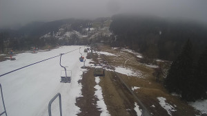 Snow park Paprsek - Lanovka - pohled dolů - 30.3.2023 v 07:40
