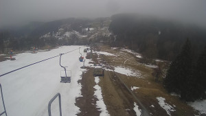Snow park Paprsek - Lanovka - pohled dolů - 30.3.2023 v 07:45