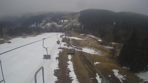Snow park Paprsek - Lanovka - pohled dolů - 30.3.2023 v 08:10