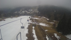 Snow park Paprsek - Lanovka - pohled dolů - 30.3.2023 v 08:30