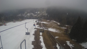 Snow park Paprsek - Lanovka - pohled dolů - 30.3.2023 v 08:40