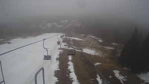 Snow park Paprsek - Lanovka - pohled dolů - 30.3.2023 v 08:50