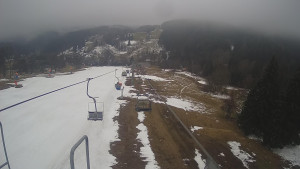Snow park Paprsek - Lanovka - pohled dolů - 30.3.2023 v 09:10