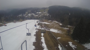 Snow park Paprsek - Lanovka - pohled dolů - 30.3.2023 v 09:25