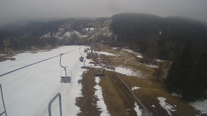 Snow park Paprsek - Lanovka - pohled dolů - 30.3.2023 v 09:30