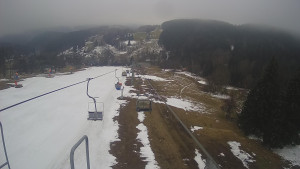 Snow park Paprsek - Lanovka - pohled dolů - 30.3.2023 v 09:40