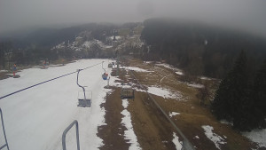Snow park Paprsek - Lanovka - pohled dolů - 30.3.2023 v 09:50