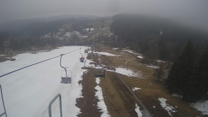 Snow park Paprsek - Lanovka - pohled dolů - 30.3.2023 v 11:00