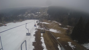 Snow park Paprsek - Lanovka - pohled dolů - 30.3.2023 v 11:15